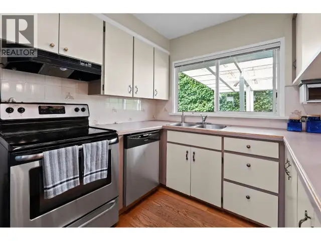 3455 HIGHLAND BOULEVARD North Vancouver, British Columbia in Houses for Sale in North Shore - Image 11