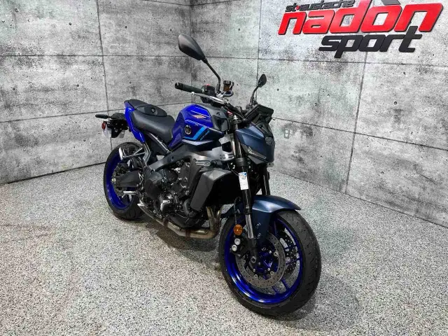 2025 YAMAHA MT-09 in Sport Touring in Laval / North Shore - Image 4