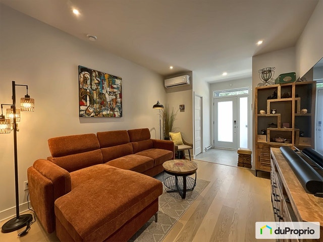 $669,000 - Condominium for sale in Longueuil (Vieux-Longueuil) — photo 2