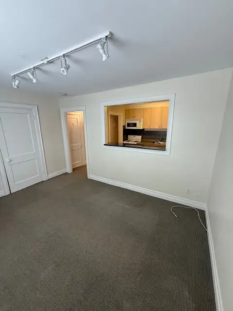 Great Location ! Non smoking, Renovated Large Bachelor, Steps to JANE SUBWAY, Quiet Building, Restau...