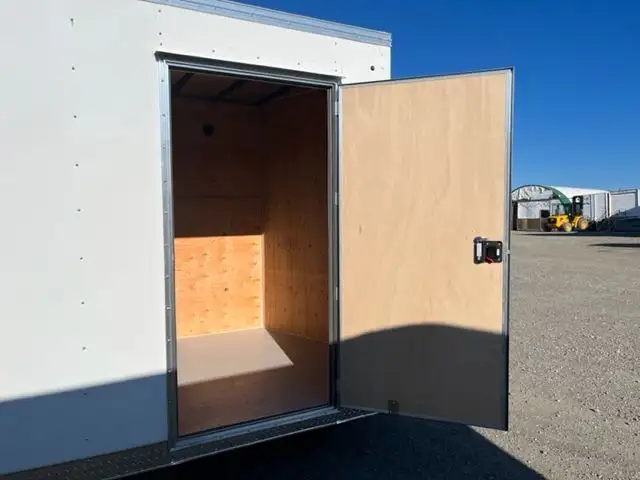 2023 B10 V nose Contractor / Toyhauler 7x16 Cargo Trailer in Cargo & Utility Trailers in Calgary - Image 15