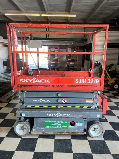 2014 Skyjack SJIII3219- Electric, 19’ Working Height, 32” Wide, 500lb Lift Capacity, 5’ Platform Wit...