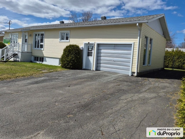 $230,300 - Bungalow for sale in Disraeli — photo 2