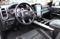 CLEAN CARFAX ONE OWNER ACCIDENT FREE WELL MAINTAINED The Ram Laramie 5.7L HEMI Leaves No Room For Co... (image 8)