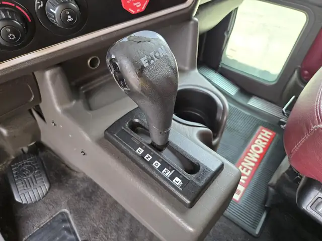 2013 KENWORTH T660 in Heavy Trucks in Saskatoon - Image 72