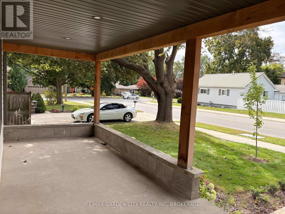 2 - 1105 HAIST STREET Pelham (Fonthill), Ontario 5