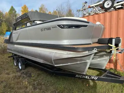 Lapointe Sports Inc MANITOU 22 EXPLORE NAVIGATOR MAX 3-1 2023 ???? À vendre : Ponton Manitou 22 Expl...