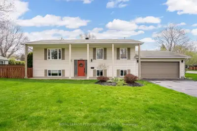 Raised bungalow beautifully updated in the heart of Riverdale. This warm and inviting 1100 square ft...