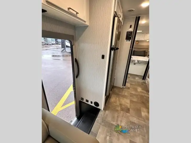2022 Coachmen RV Pursuit 29XPS Front Bunk 11 Miles in RVs & Motorhomes in Moncton - Image 20
