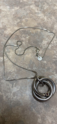 Silver necklace with pendant 