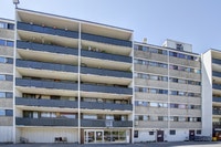 Valleyview apartments are conveniently located at 666 King Street East in Oshawa. This is a well kep... (image 5)