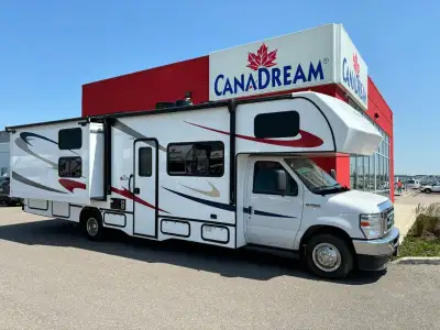 Forest River 3251 Custom Designed Class C 3 Season Motorhome! Equipped with Solar, receiver hitch, 2...