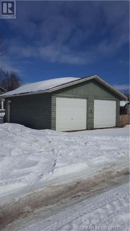 4945 56 Avenue High Prairie, Alberta in Houses for Sale in Edmonton - Image 2