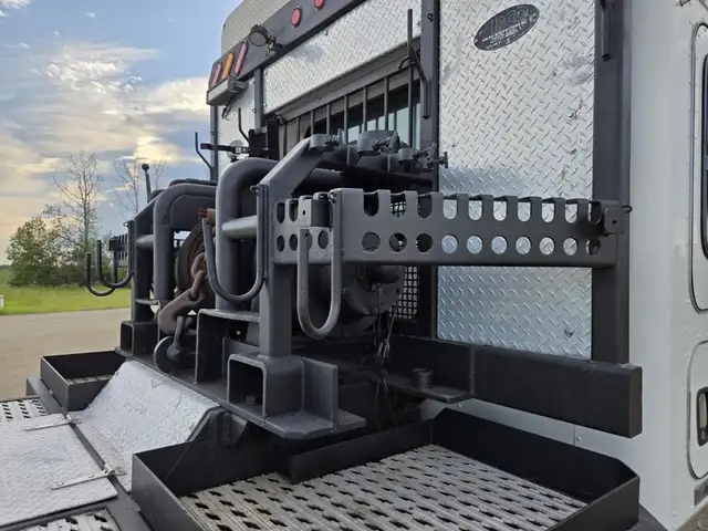 2014 KENWORTH T800 in Heavy Trucks in Saskatoon - Image 64