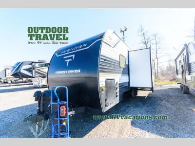 Prime Time Avenger travel trailer 25MKO highlights: LED TV Full Bath Front Private Bedroom Desk with...