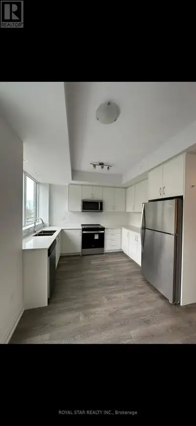 Beautiful 2 Bedroom Condo In The High Demand Brampton Area (Bordering To Vaughan) With 2 Underground...