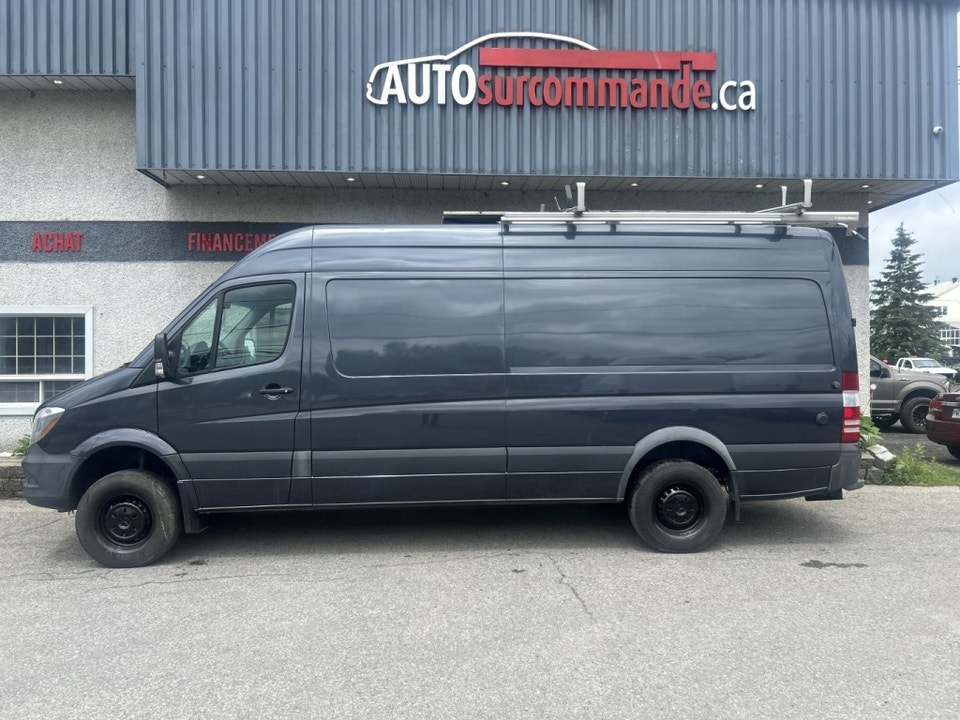 Mercedes-Benz Sprinter Van 2017 photo 2