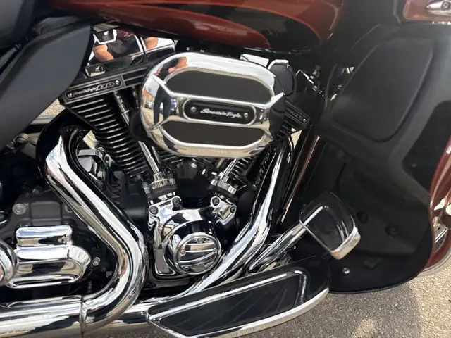 2015 Harley-Davidson CVO Road Glide ~ SUPER CLEAN ~ 110CI ~ ROAD in Sport Touring in City of Toronto - Image 26