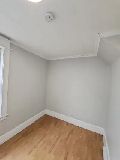 For Rent in Amehrst NS - 2 Bed Unit Newly Renovated Location: 5 Davison St. Unit 2 Amherst NS B4H 3H...