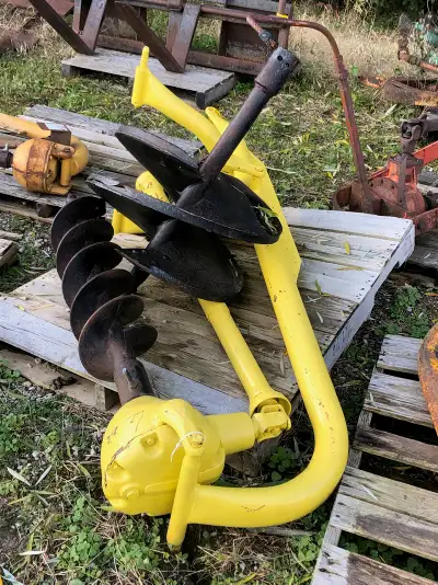 Welcome to Stoneage Equipment Selling this Danuser 3pth (3 point hitch), post-hole auger, 2 bits: •...