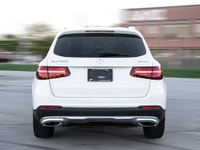2018 Mercedes Benz GLC-300 White Exterior on BlaCK Interior comes with Navigation and 360 Camera ,He... (image 4)