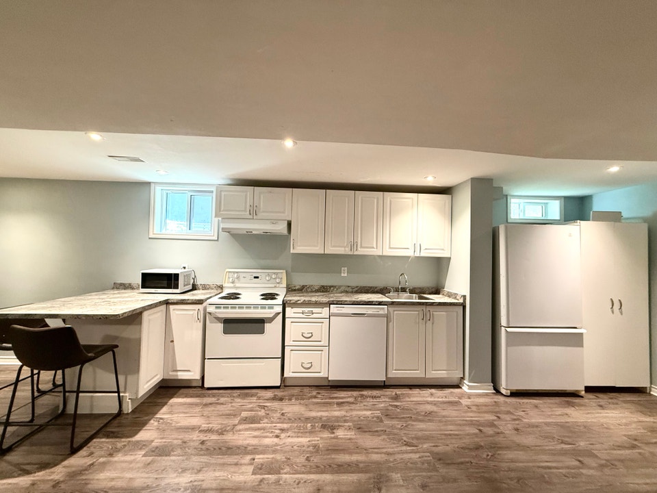 Lower Unit - 19 Patricia St Thorold ON 5