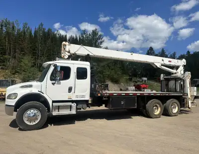 Year: 2004 Make: Freightliner Model: M2 KM: 205,000 km Engine: Cat C7 HP: 325 HP Transmission: 8 Spe...