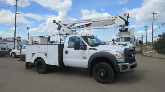 2012 Ford F-550 XL 4X4 WITH TEREX HI-RANGER LT40 BUCKET TRUCK in Heavy Trucks in Edmonton - Image 5