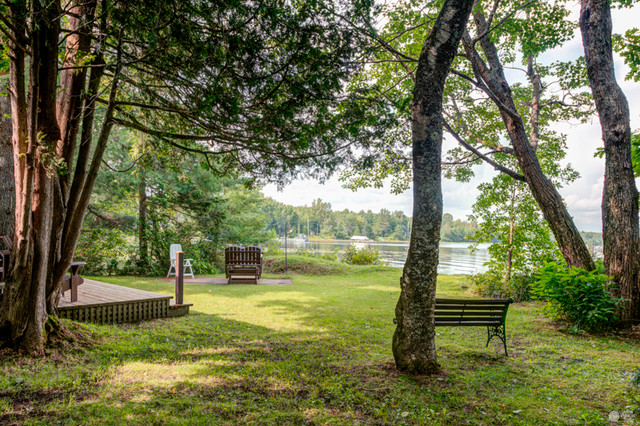 Lac Elgin, Stratford en Estrie. Chalet 4 saisons bord de l'eau dans Maisons à vendre  à Sherbrooke - Image 4