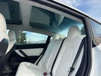 Rear Wheel Drive,Brake Assist,Generic Sun/Moonroof,Dual Moonroof,Tires - Front Performance,Tires - R... (image 4)