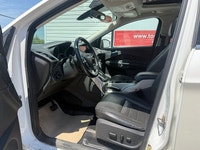 A versatile compact SUV with a comfortable interior, modern convenience features, and efficient perf... (image 8)