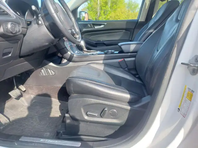 2017 Ford Edge Titanium525767157587660807