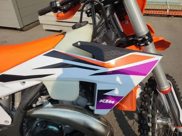 2024 KTM 250 XC in Dirt Bikes & Motocross in Calgary - Image 5