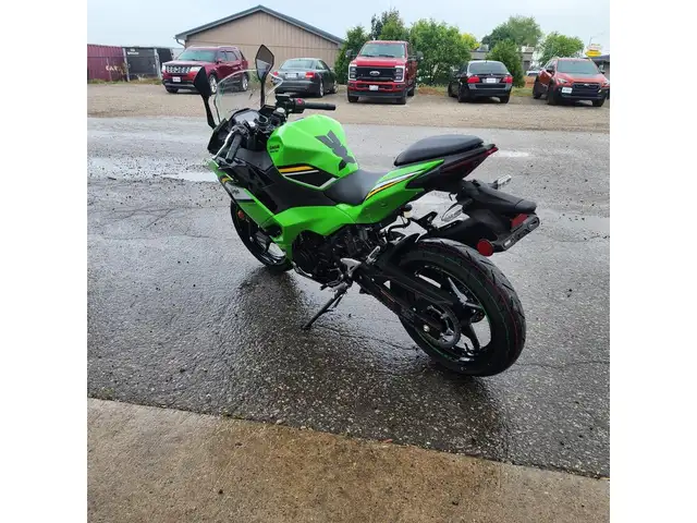 2025 Kawasaki Ninja 500 SE KRT Edition in Street, Cruisers & Choppers in Brantford - Image 8