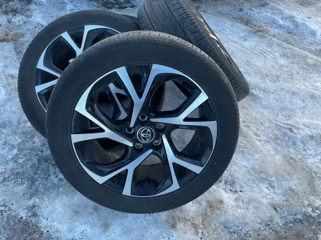 2019 Toyota C-HR in Cars & Trucks in Ottawa - Image 36