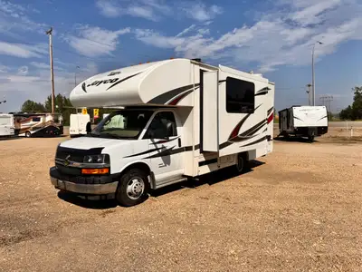 Clean 2018 Jayco Motorhome on a Chevrolet chassis, ready for your next road trip! This reliable Clas...
