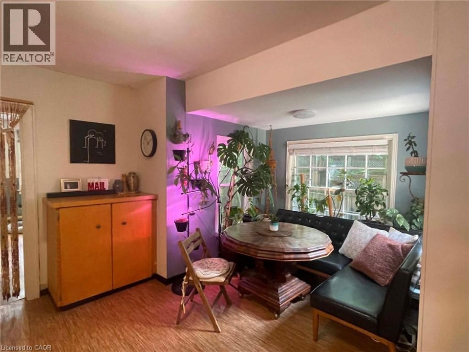 270 WEST 18TH Street Hamilton, Ontario 4