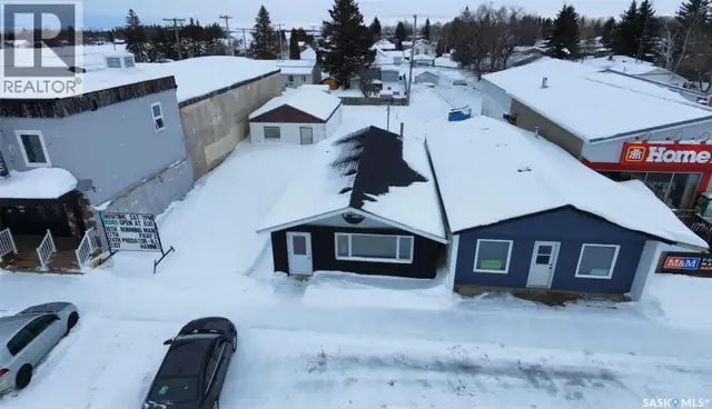 421 Main STREET S Foam Lake, Saskatchewan in Commercial & Office Space for Sale in Saskatoon - Image 3
