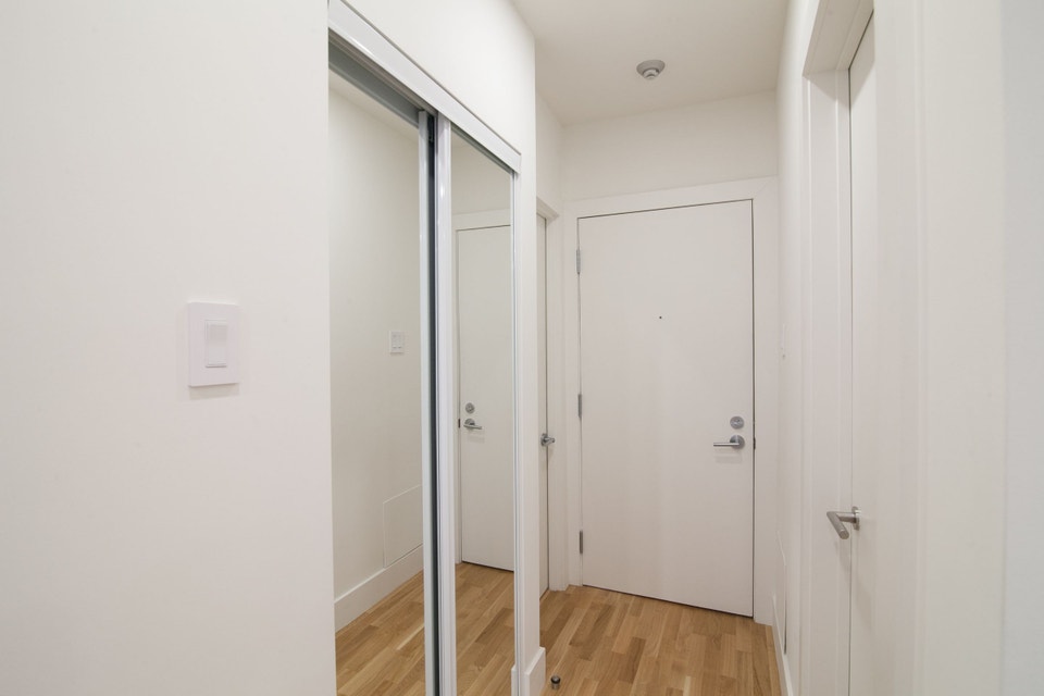 renovated 4.5 apartment in NDG, Monkland, Dec 1 - ID 2131 5
