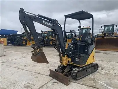 Hours: 1739 | Location: Mississauga, ON, CA | Attachments: Blade; Buckets: 18 Bucket; Operators Stat...