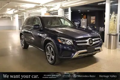 This Mercedes-Benz GLC 350e has a strong Intercooled Turbo Gas/Electric I-4 2.0 L/121 engine powerin...
