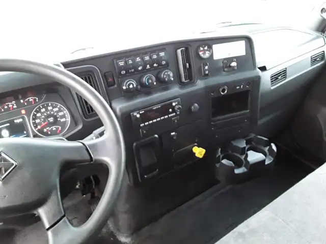 2020 International MV607 Straight *Ask about BOGO or Dep Match P in Heavy Trucks in Dartmouth - Image 10
