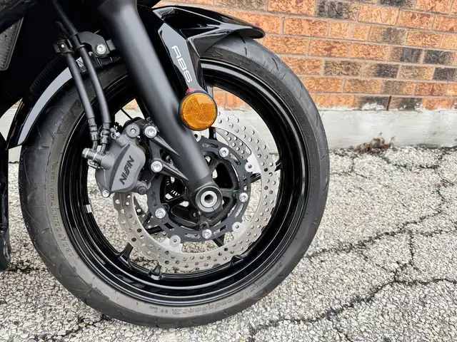 2020 Kawasaki Ninja 650 ABS **ONLY 2,000 KM** in Sport Bikes in Markham / York Region - Image 6