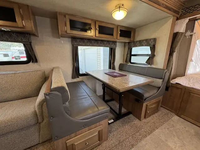 2018 ,Flagstaff,Shamrock 21SSL in Travel Trailers & Campers in Kamloops - Image 9