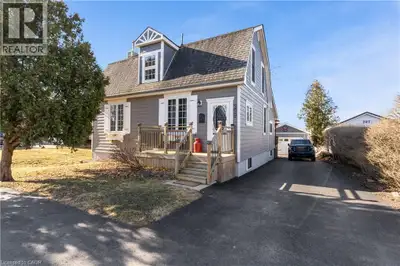 Welcome to this beautiful two-storey home, offering four spacious bedrooms and two full baths. The e...