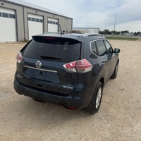 PRICE REDUCED!!! CLEAN SV MODEL!!! HEATED SEATS!! BACKUP CAMERA!!! 2016 Nissan Rogue SV AWD, Clean w... (image 7)