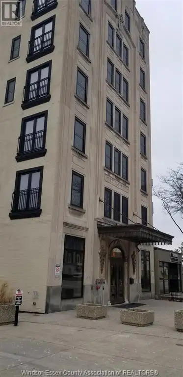 BEAUTIFUL HOTEL TYPE SUITE.NOW AVAILABLE FOR LEASE APPROX. 500 SF OF CONTEMPORARY STYLE ACCOMMODATIO...