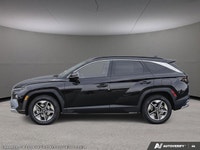 This Hyundai Tucson has a strong Regular Unleaded I-4 2.5 L/152 engine powering this Automatic trans... (image 2)