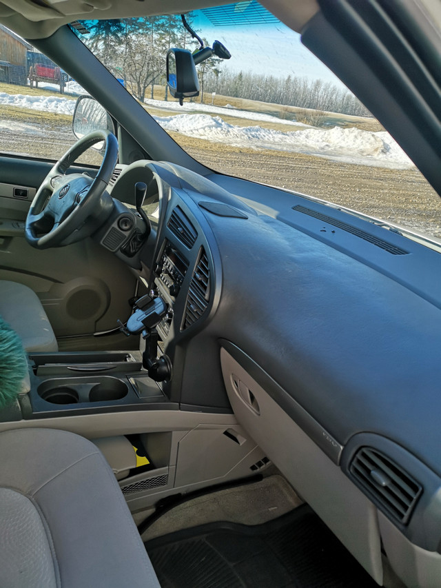 2005 Buick Rendezvous in Cars & Trucks in Grande Prairie - Image 2