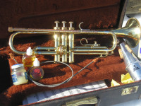 Trumpets antiques fix or good wall pieces